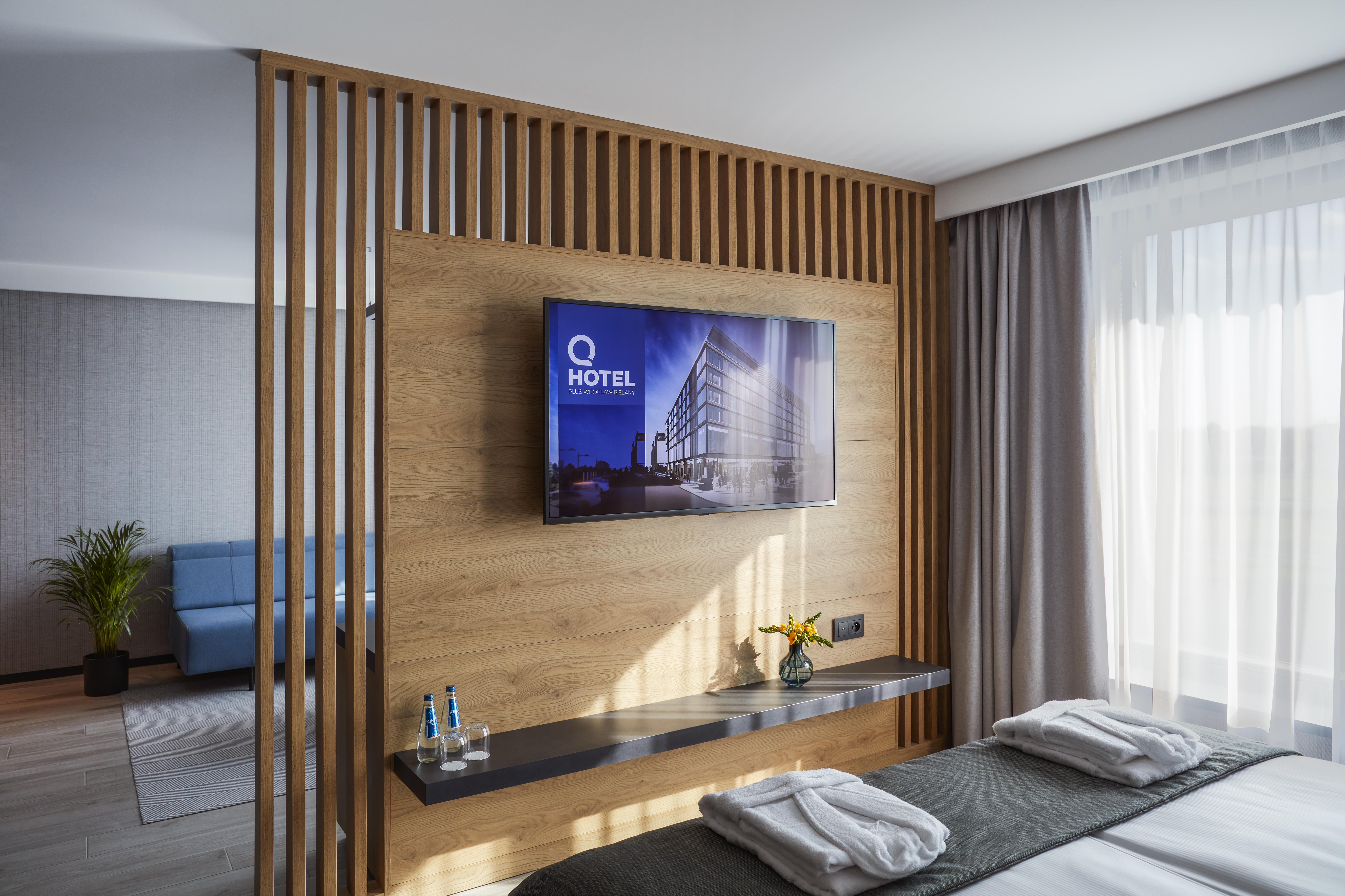 Q Hotel Plus Wroclaw Bielany Bielany Wrocławskie Exteriör bild