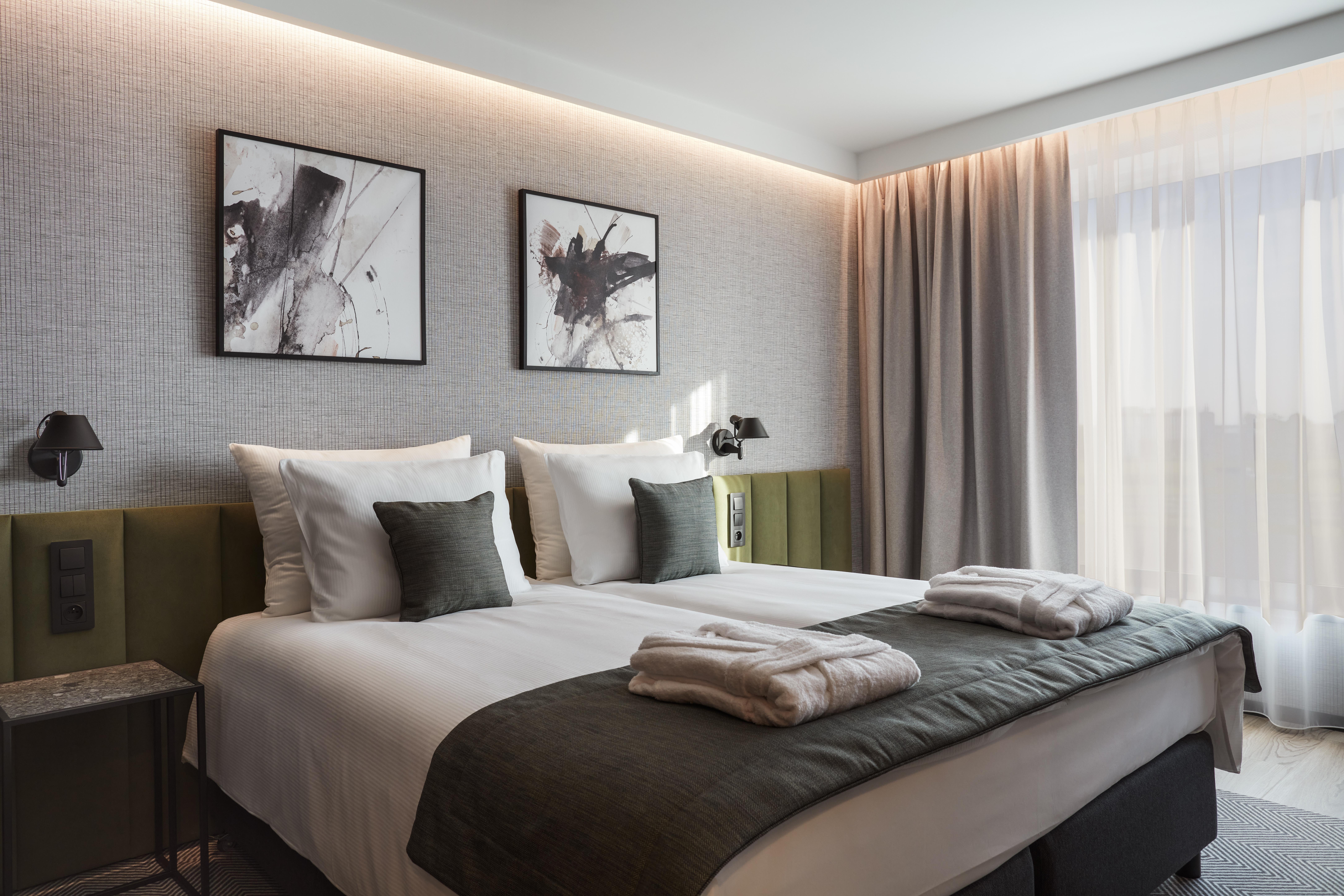 Q Hotel Plus Wroclaw Bielany Bielany Wrocławskie Exteriör bild
