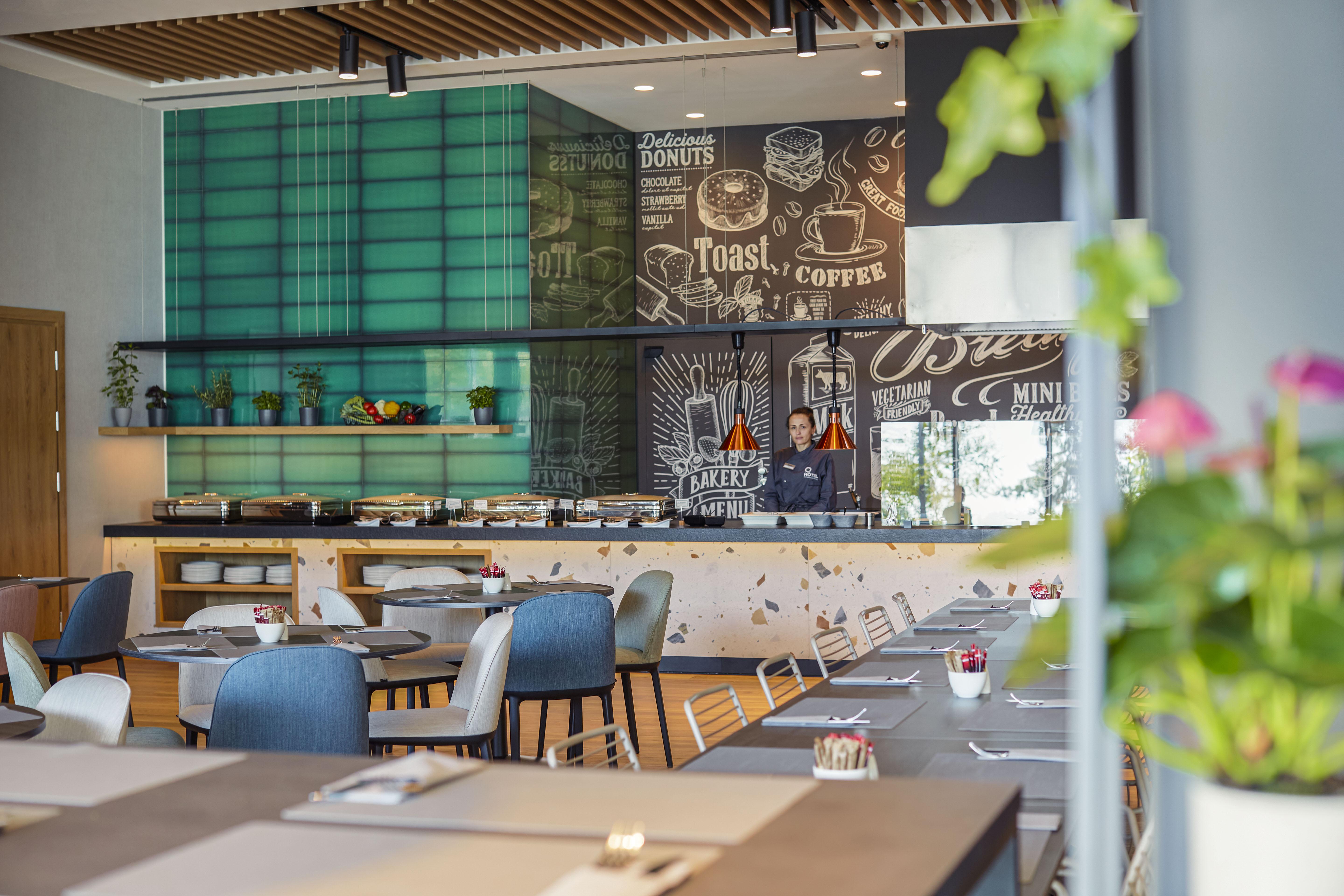 Q Hotel Plus Wroclaw Bielany Bielany Wrocławskie Exteriör bild