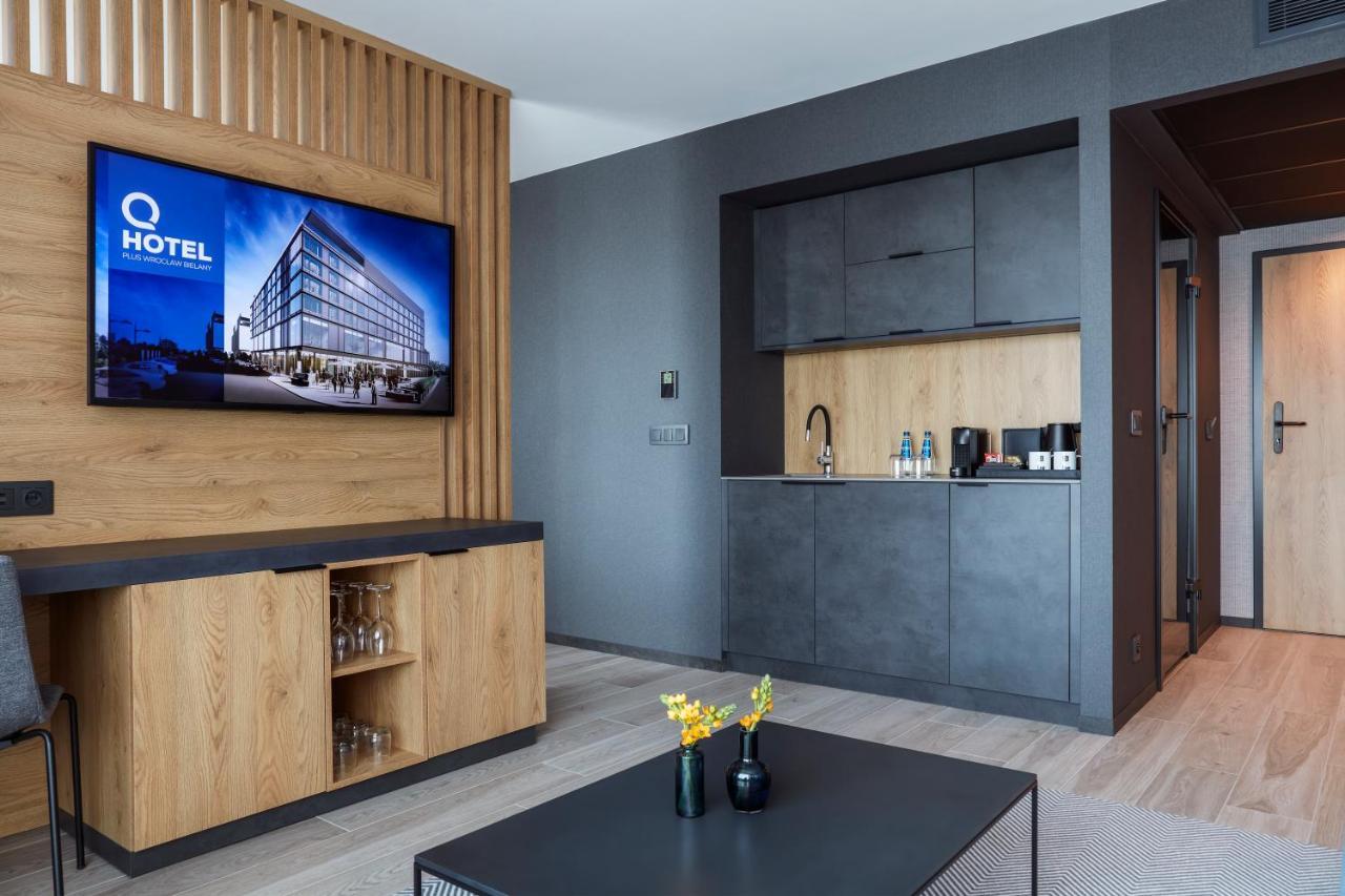 Q Hotel Plus Wroclaw Bielany Bielany Wrocławskie Exteriör bild