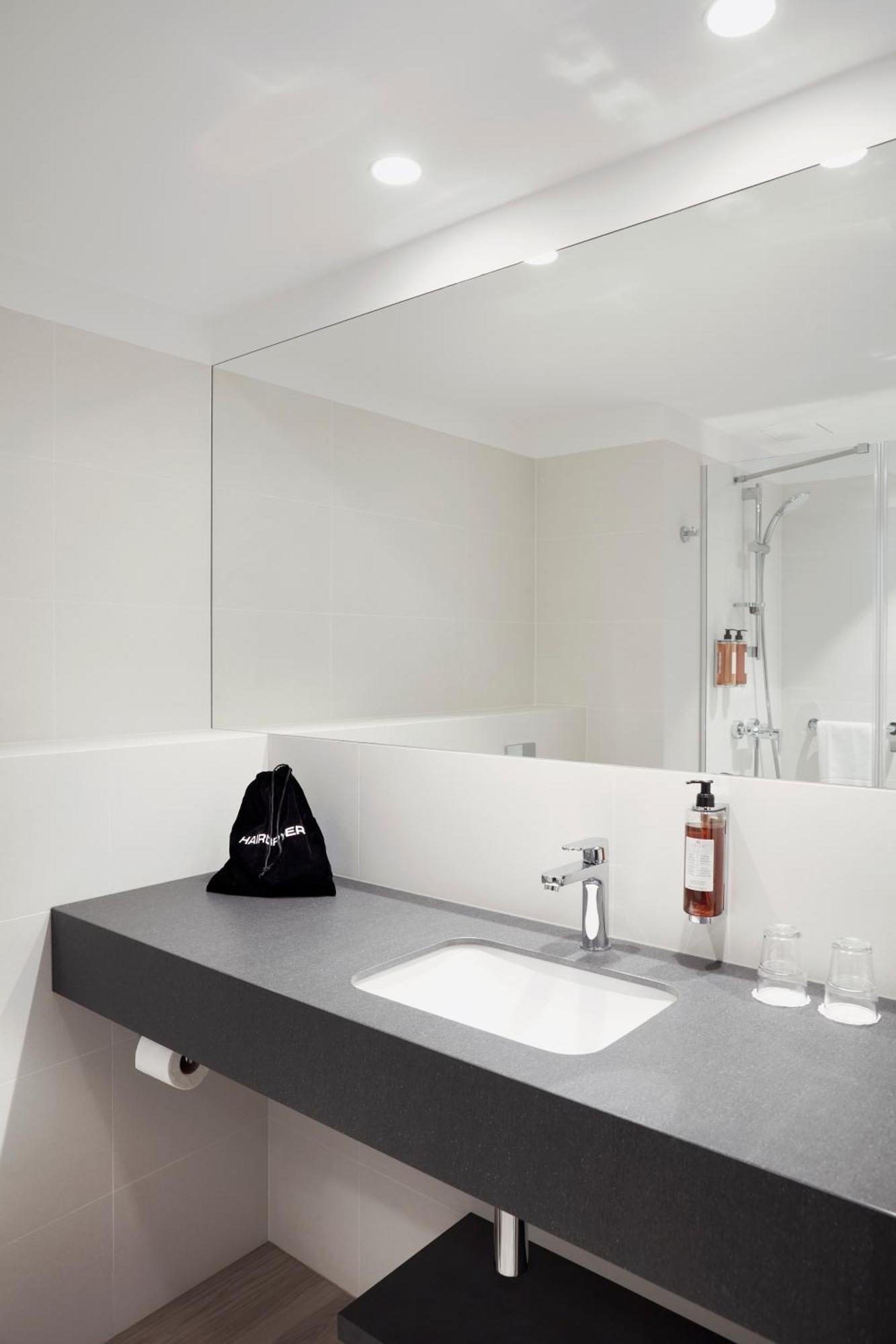 Q Hotel Plus Wroclaw Bielany Bielany Wrocławskie Exteriör bild