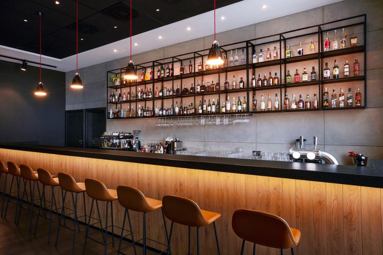 Q Hotel Plus Wroclaw Bielany Bielany Wrocławskie Exteriör bild