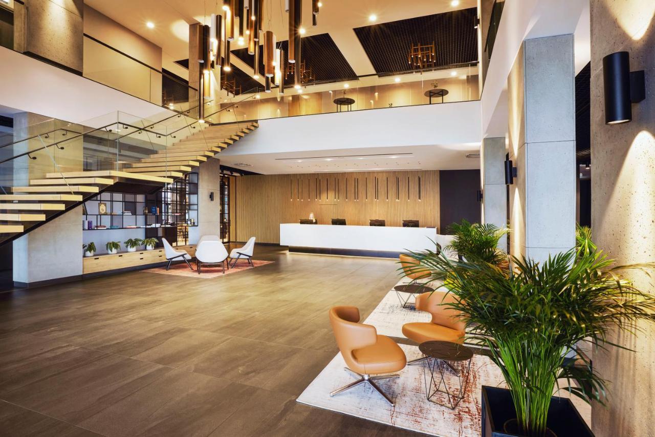 Q Hotel Plus Wroclaw Bielany Bielany Wrocławskie Exteriör bild